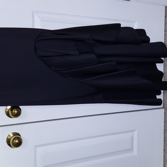 💗GOWN💗 high-low/ black/ off the shoulder - Picture 3 of 3